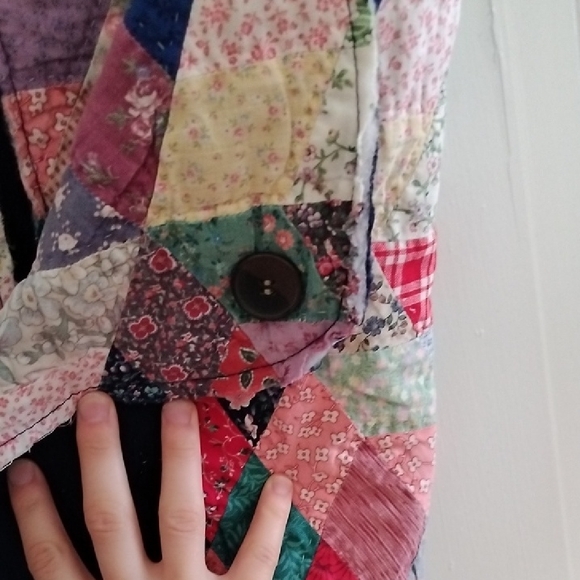 Colorful Patchwork Quilted Vest - Picture 3 of 4